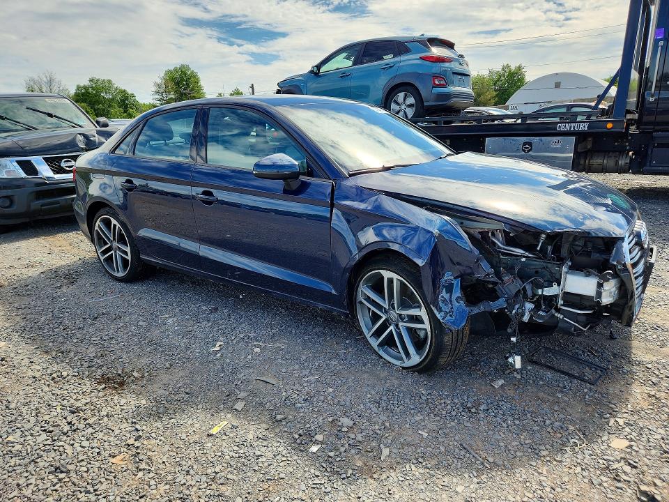 Продажа на аукционе авто 2018 Audi A3, vin: WAUB8GFF3J1028678, номер лота: 54940116
