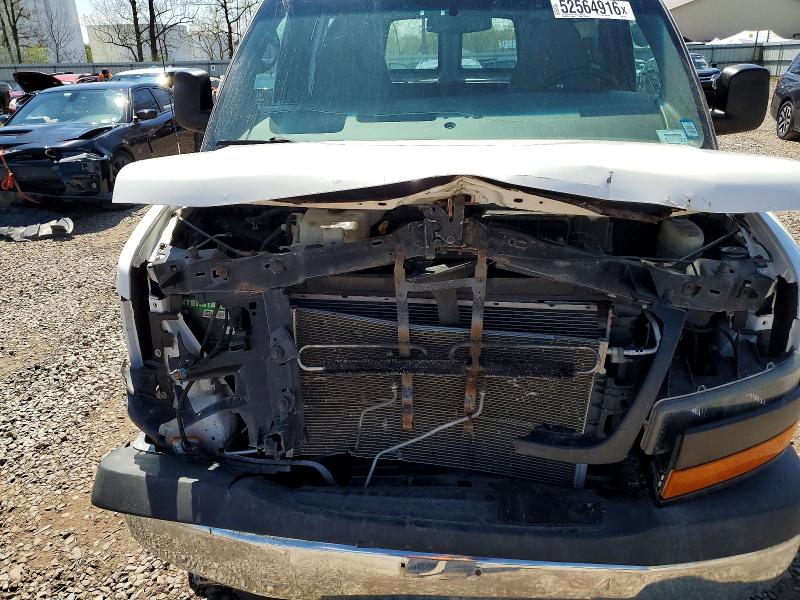 52564916 :رقم المزاد ، 1GTW7FCFXF1902571 vin ، 2015 Gmc Savana مزاد بيع