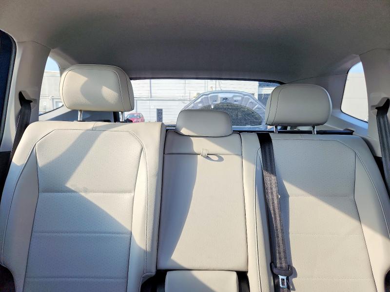 54473696 :رقم المزاد ، 3VV2B7AX3JM176855 vin ، 2018 Volkswagen Tiguan مزاد بيع