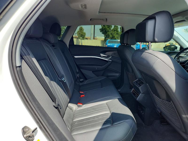 Продажа на аукционе авто 2022 Audi E-tron, vin: WA1AAAGE9NB024506, номер лота: 51901576