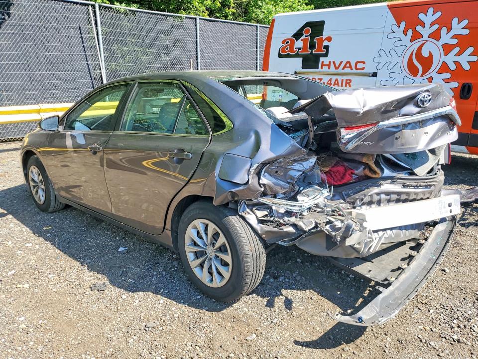 54228756 :رقم المزاد ، 4T1BF1FKXFU962700 vin ، 2015 Toyota Camry مزاد بيع