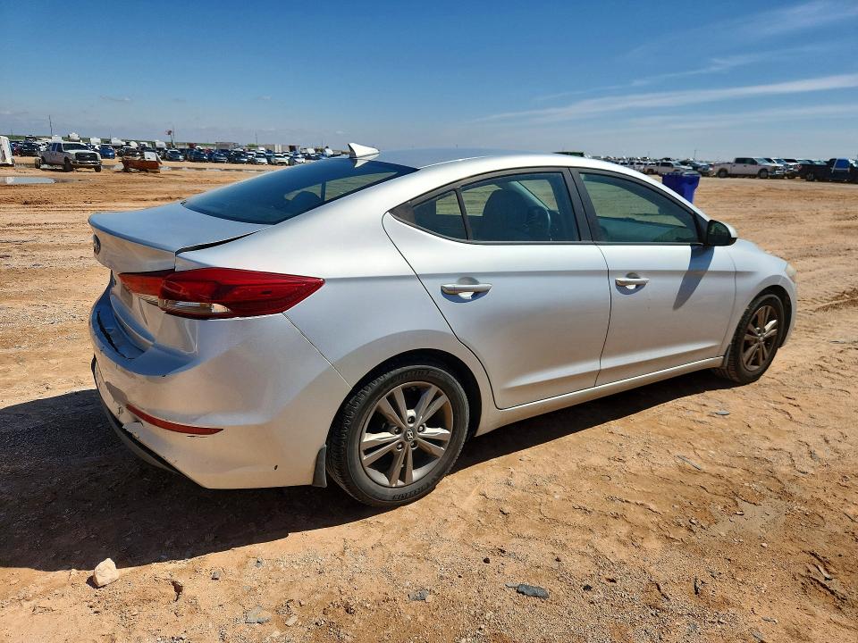2017 Hyundai Elantra მანქანა იყიდება აუქციონზე, vin: 5NPD84LF3HH170739, აუქციონის ნომერი: 55271096
