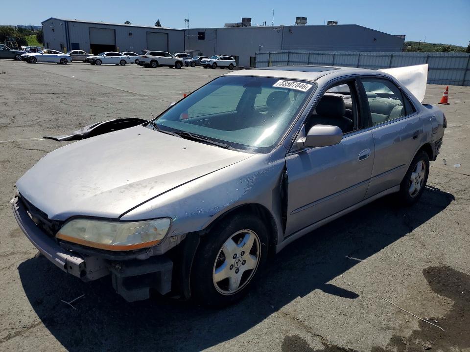 53507846 :رقم المزاد ، 1HGCG165XYA008793 vin ، 2000 Honda Accord مزاد بيع