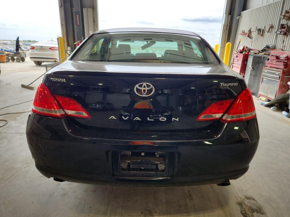 52232636 :رقم المزاد ، 4T1BK36B95U033572 vin ، 2005 Toyota Avalon مزاد بيع
