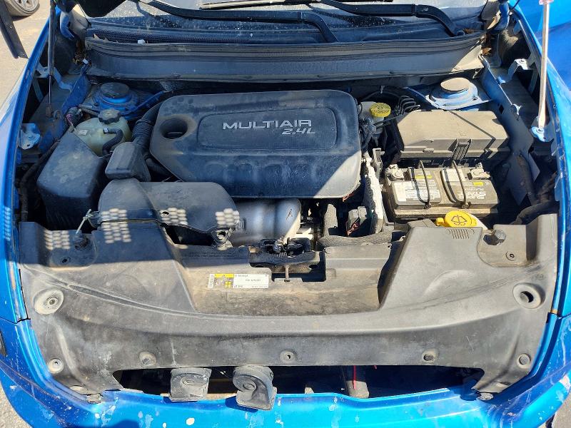 54465286 :رقم المزاد ، 1C4PJLCB1JD563742 vin ، 2018 Jeep Cherokee مزاد بيع