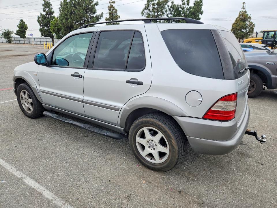 53825776 :رقم المزاد ، 4JGAB54E0XA138381 vin ، 1999 Mercedes-benz Ml مزاد بيع