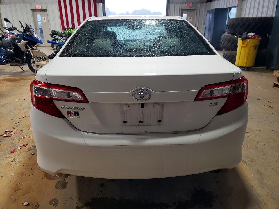 51758016 :رقم المزاد ، 4T1BF1FK4EU332959 vin ، 2014 Toyota Camry مزاد بيع