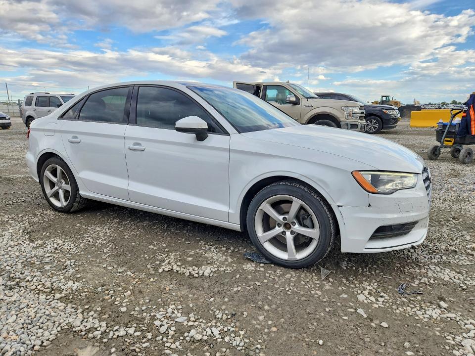 52872996 :رقم المزاد ، WAUACGFFXF1091813 vin ، 2015 Audi A3 مزاد بيع