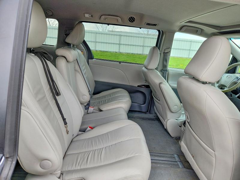 2011 Toyota Sienna მანქანა იყიდება აუქციონზე, vin: 5TDYK3DC5BS158725, აუქციონის ნომერი: 52082086