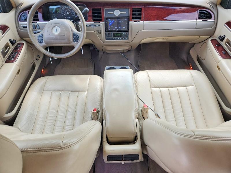 2003 Lincoln Town Car მანქანა იყიდება აუქციონზე, vin: 1LNHM81W13Y692120, აუქციონის ნომერი: 53987456