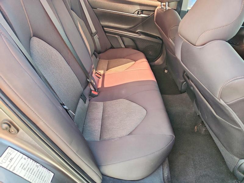 53885226 :رقم المزاد ، 4T1C11AK1LU942941 vin ، 2020 Toyota Camry مزاد بيع