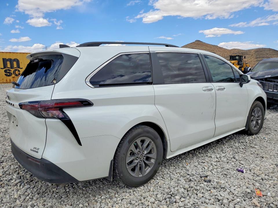 Продажа на аукционе авто 2024 Toyota Sienna, vin: 5TDJRKEC0RS210973, номер лота: 51102746