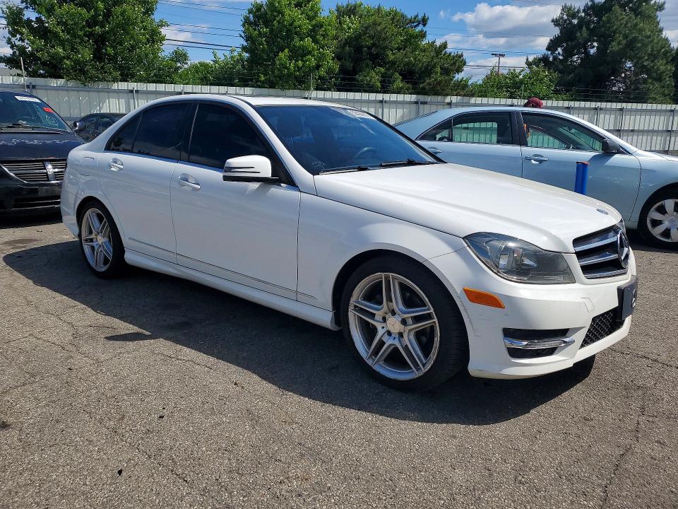 2014 Mercedes-benz C მანქანა იყიდება აუქციონზე, vin: WDDGF4HB9ER317603, აუქციონის ნომერი: 53492826