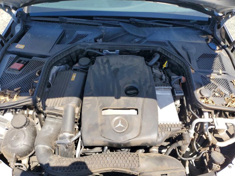 52274176 :رقم المزاد ، 55SWF4JB4FU093047 vin ، 2015 Mercedes-benz C مزاد بيع