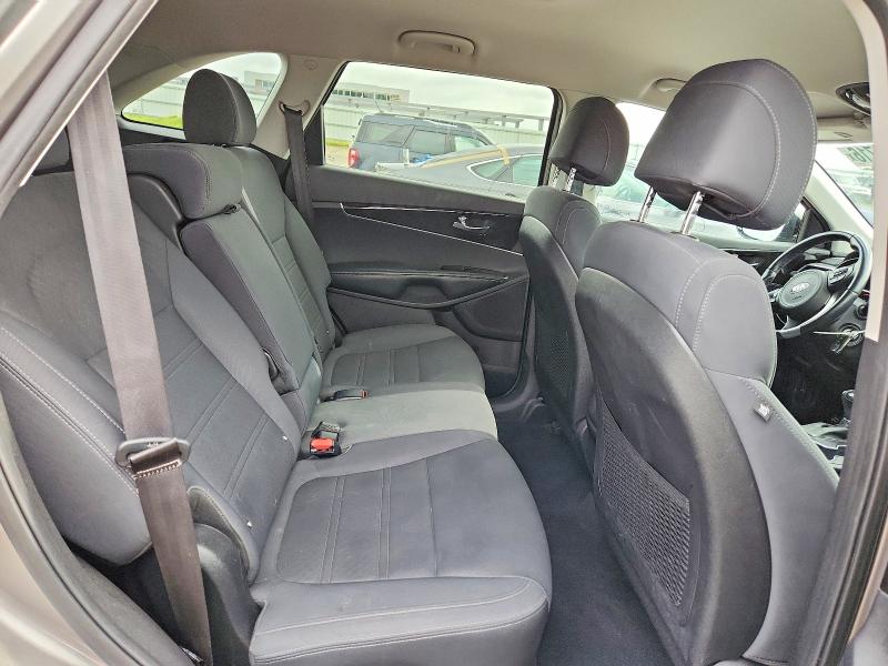 53601716 :رقم المزاد ، 5XYPG4A34HG205112 vin ، 2017 Kia Sorento مزاد بيع