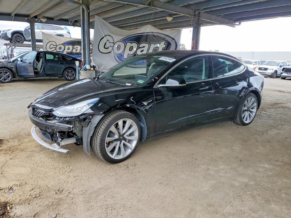 55443446 :رقم المزاد ، 5YJ3E1EA7JF176343 vin ، 2018 Tesla Model 3 مزاد بيع