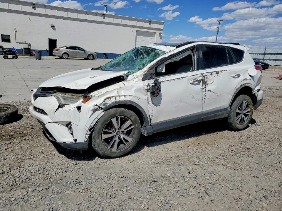 Продаж на аукціоні авто 2018 Toyota Rav4, vin: JTMWFREV4JD133372, номер лоту: 54551376
