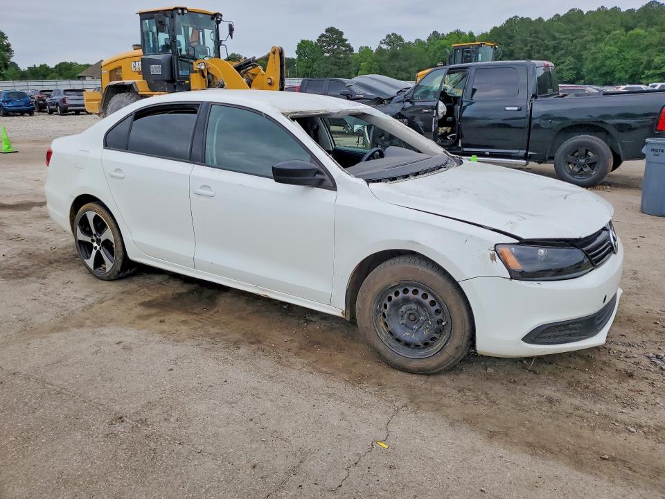 52497666 :رقم المزاد ، 3VW2K7AJ7EM325569 vin ، 2014 Volkswagen Jetta مزاد بيع
