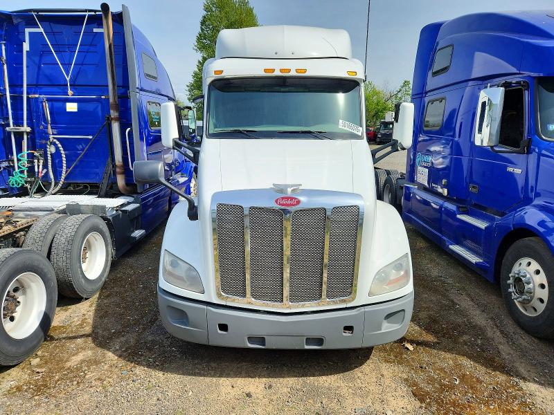 50165376 :رقم المزاد ، 1XPBDP9XXJD472043 vin ، 2018 Peterbilt 579 مزاد بيع