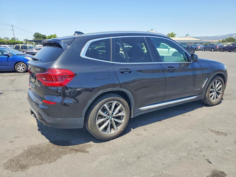 52496056 :رقم المزاد ، 5UXTR9C5XJLC80297 vin ، 2018 Bmw X3 مزاد بيع