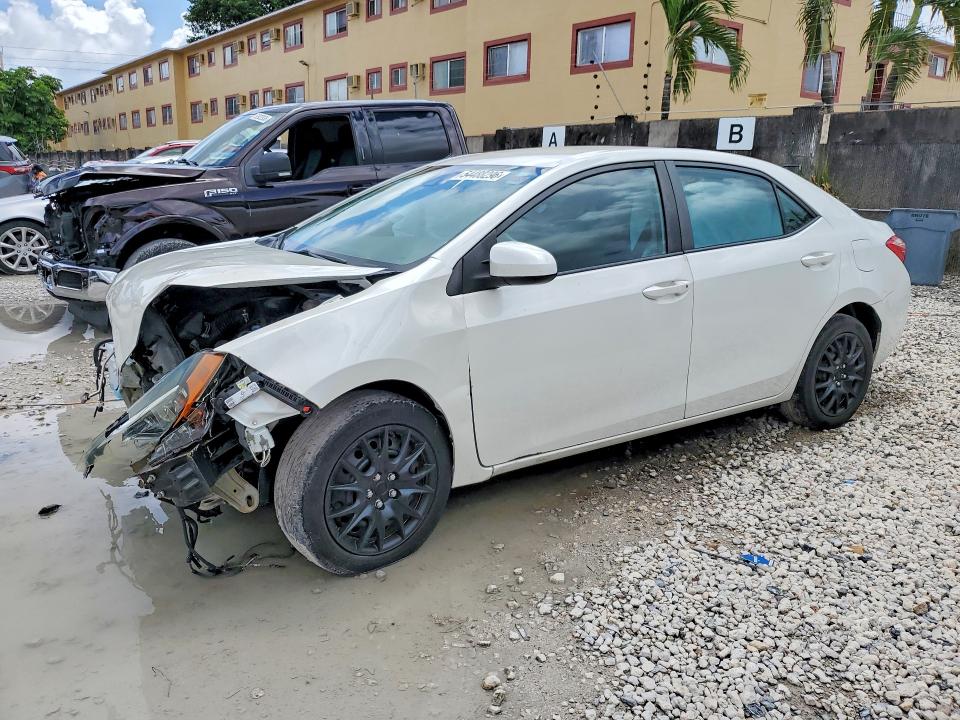 54488296 :رقم المزاد ، 5YFBURHE8JP794965 vin ، 2018 Toyota Corolla مزاد بيع