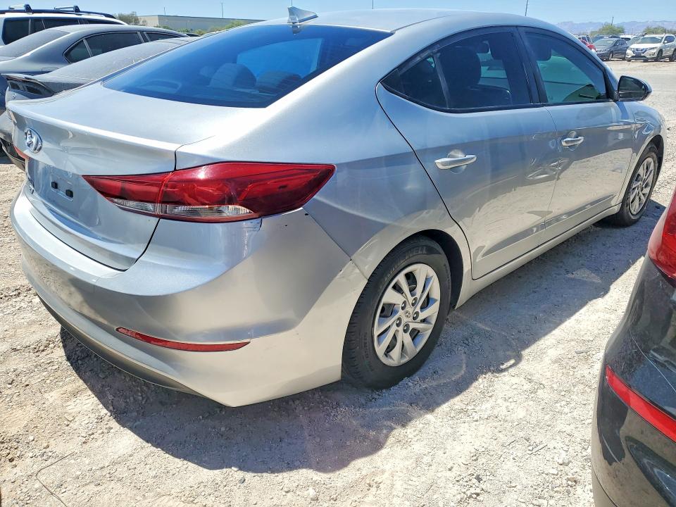 54179036 :رقم المزاد ، 5NPD74LF5JH400306 vin ، 2018 Hyundai Elantra مزاد بيع