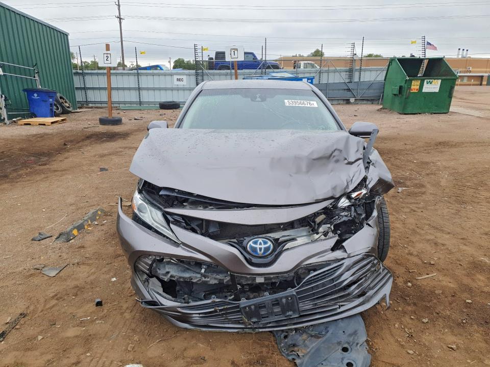 53956676 :رقم المزاد ، 4T1B21HK3JU505826 vin ، 2018 Toyota Camry Hybrid مزاد بيع