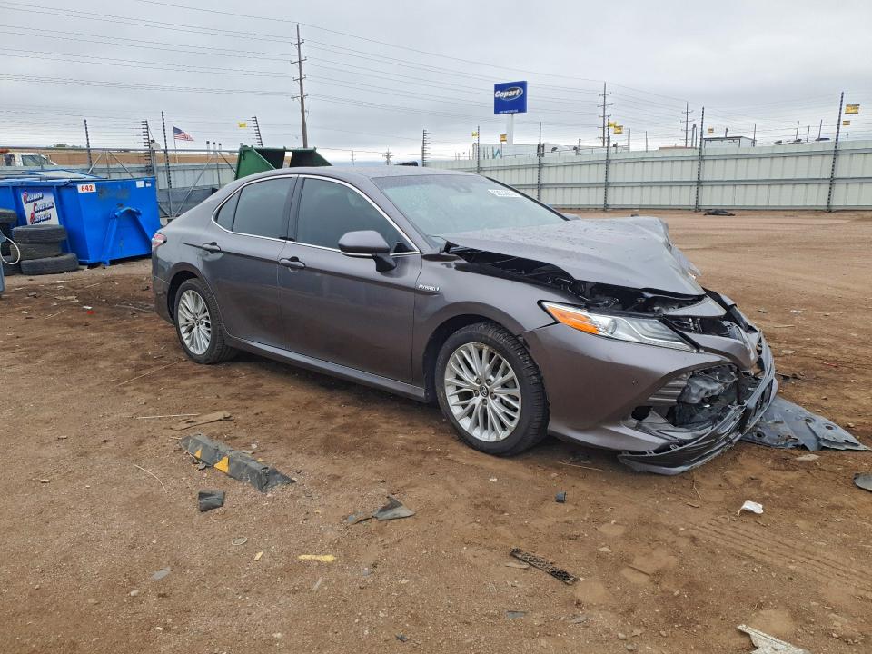 53956676 :رقم المزاد ، 4T1B21HK3JU505826 vin ، 2018 Toyota Camry Hybrid مزاد بيع