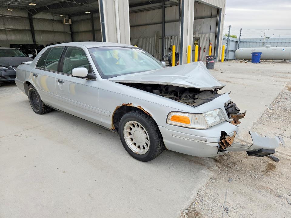 52323256 :رقم المزاد ، 2FAFP74W91X117940 vin ، 2001 Ford Crown Victoria مزاد بيع