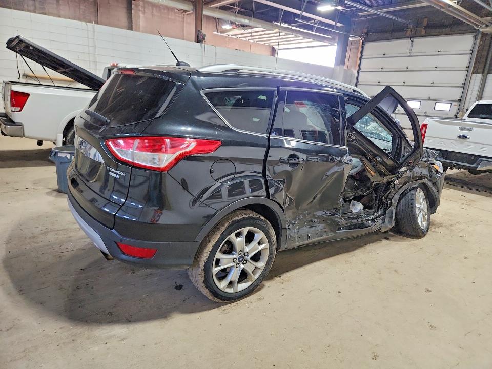 2015 Ford Escape მანქანა იყიდება აუქციონზე, vin: 1FMCU9J9XFUB54103, აუქციონის ნომერი: 54253296