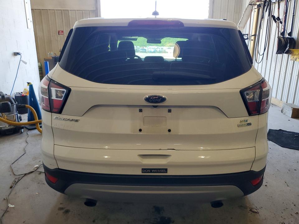 52516996 :رقم المزاد ، 1FMCU9GD8HUD28443 vin ، 2017 Ford Escape مزاد بيع