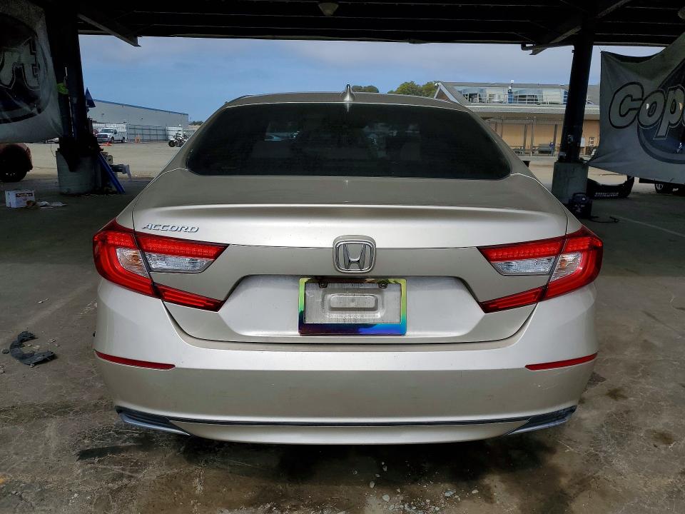 Продажа на аукционе авто 2018 Honda Accord, vin: 1HGCV1F14JA044567, номер лота: 53579336