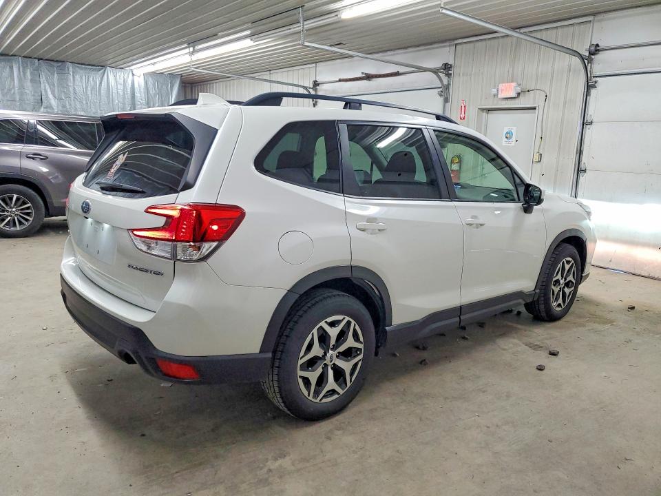 53573726 :رقم المزاد ، JF2SKAJC6MH425877 vin ، 2021 Subaru Forester مزاد بيع
