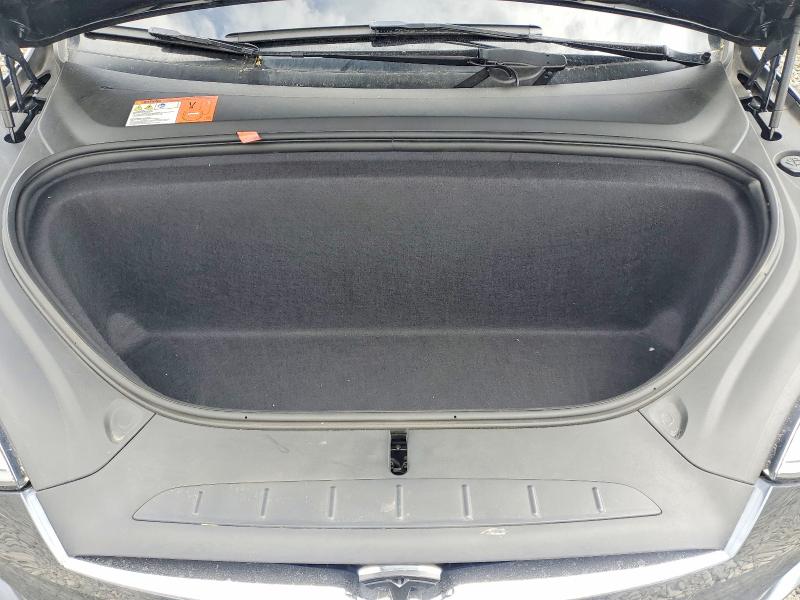 53252066 :رقم المزاد ، 5YJXCBE21JF090385 vin ، 2018 Tesla Model X مزاد بيع