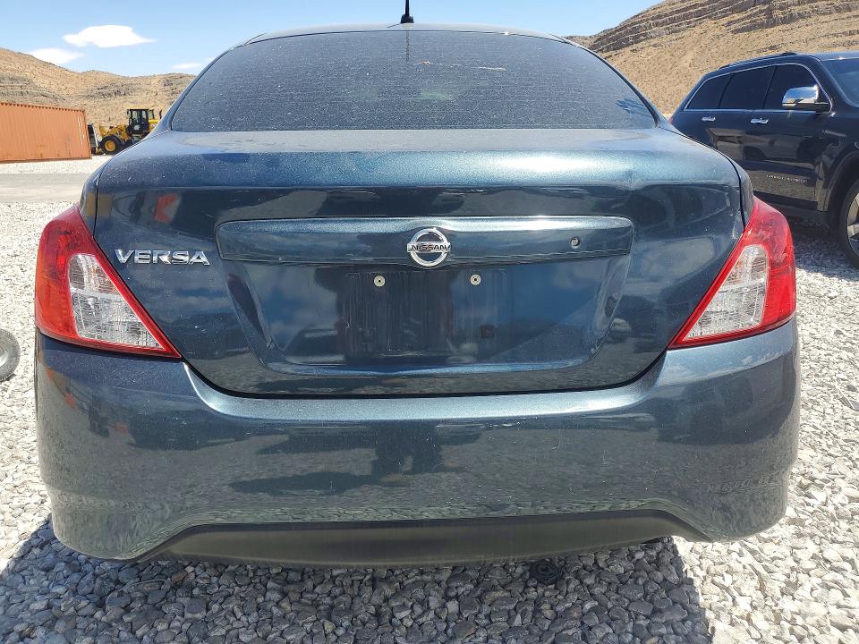 52178006 :رقم المزاد ، 3N1CN7AP4FL943462 vin ، 2015 Nissan Versa مزاد بيع