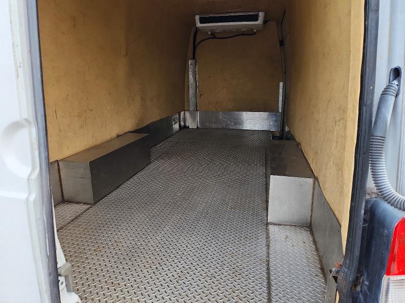53031116 :رقم المزاد ، WD3PE8CC4F5960447 vin ، 2015 Mercedes Benz Sprinter مزاد بيع