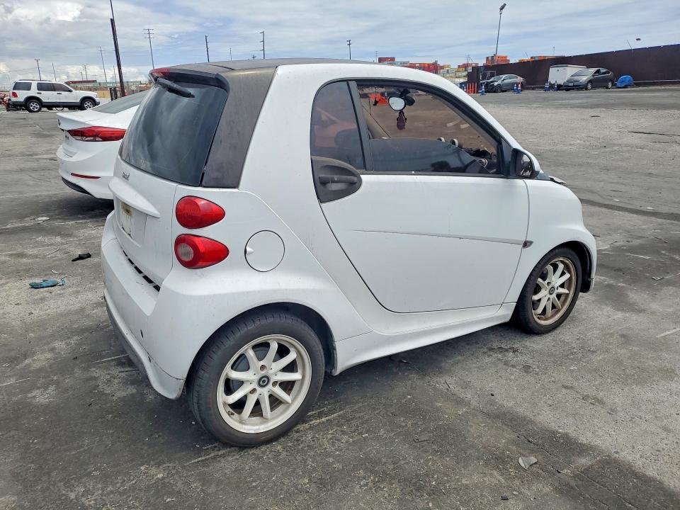 2013 Smart Fortwo მანქანა იყიდება აუქციონზე, vin: WMEEJ3BA5DK639903, აუქციონის ნომერი: 52398716