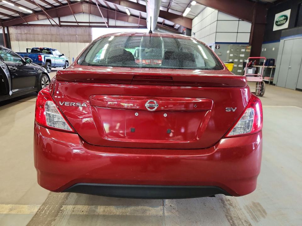 54717756 :رقم المزاد ، 3N1CN7APXJK406531 vin ، 2018 Nissan Versa مزاد بيع
