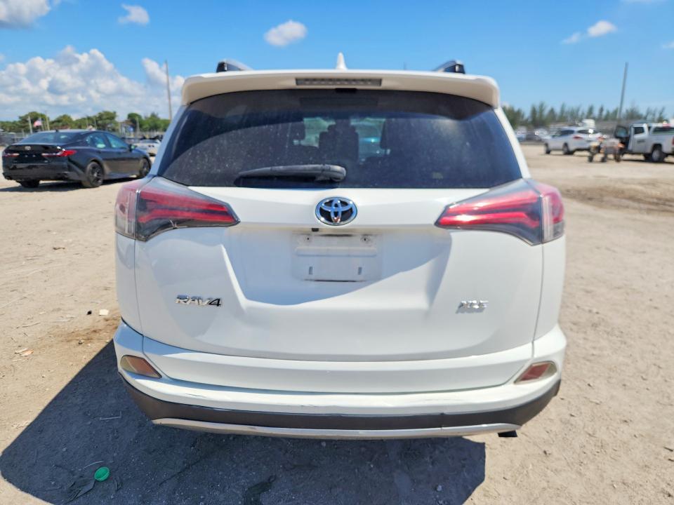 53697756 :رقم المزاد ، JTMWFREV6JD133292 vin ، 2018 Toyota Rav4 مزاد بيع