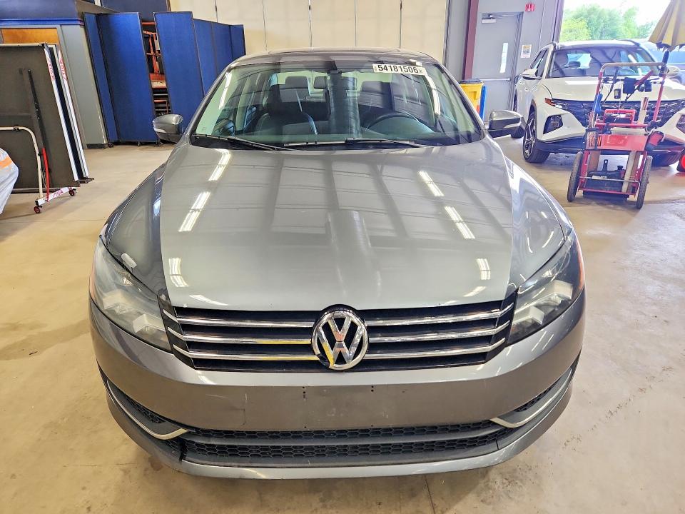 54181506 :رقم المزاد ، 1VWBT7A34EC077233 vin ، 2014 Volkswagen Passat مزاد بيع