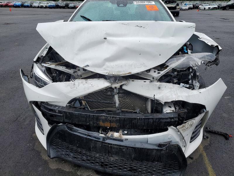 53388106 :رقم المزاد ، 2T1BURHE8JC023860 vin ، 2018 Toyota Corolla مزاد بيع