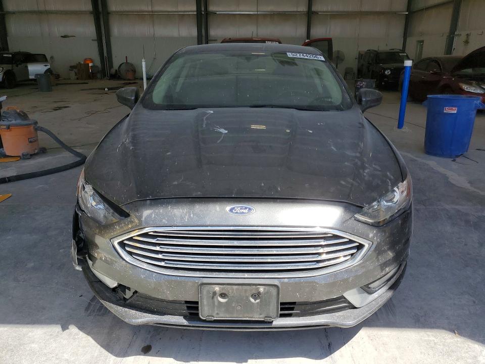 52744206 :رقم المزاد ، 3FA6P0HD0JR281088 vin ، 2018 Ford Fusion مزاد بيع