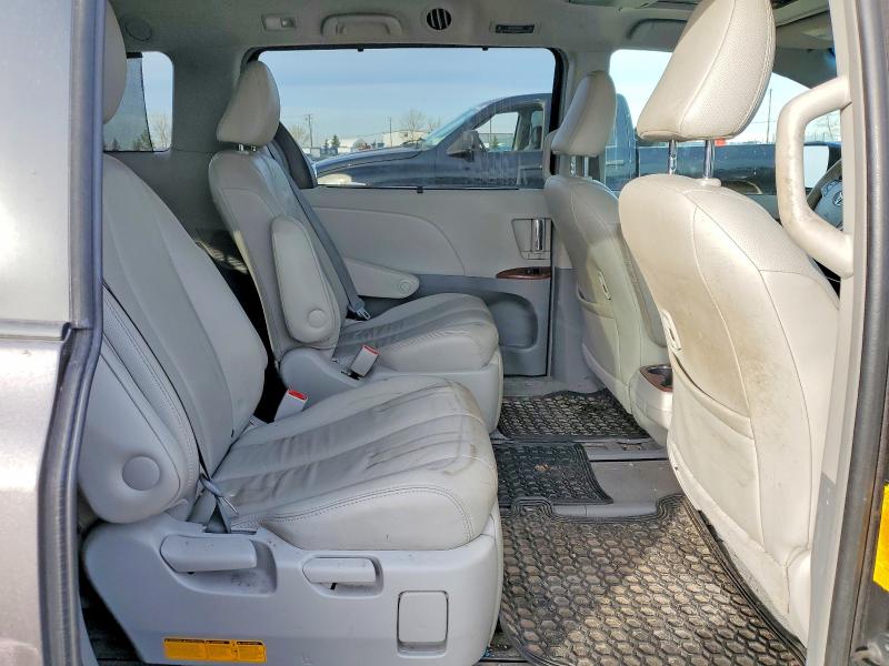 52357876 :رقم المزاد ، 5TDDK3DC9ES074152 vin ، 2014 Toyota Sienna مزاد بيع