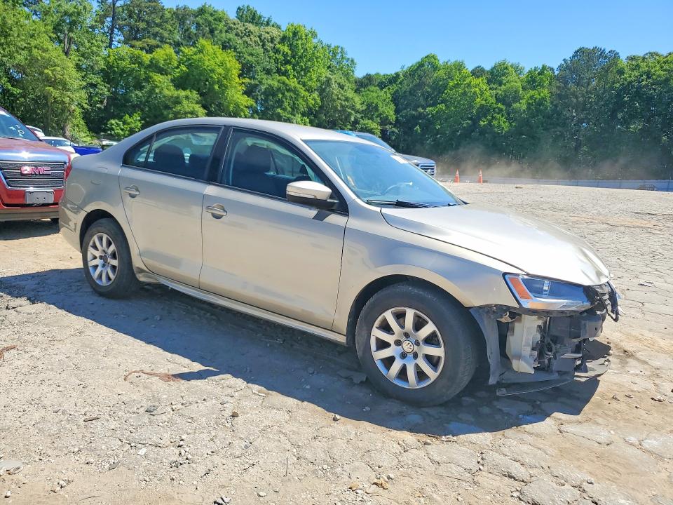 53347106 :رقم المزاد ، 3VWD17AJ1EM270676 vin ، 2014 Volkswagen Jetta مزاد بيع