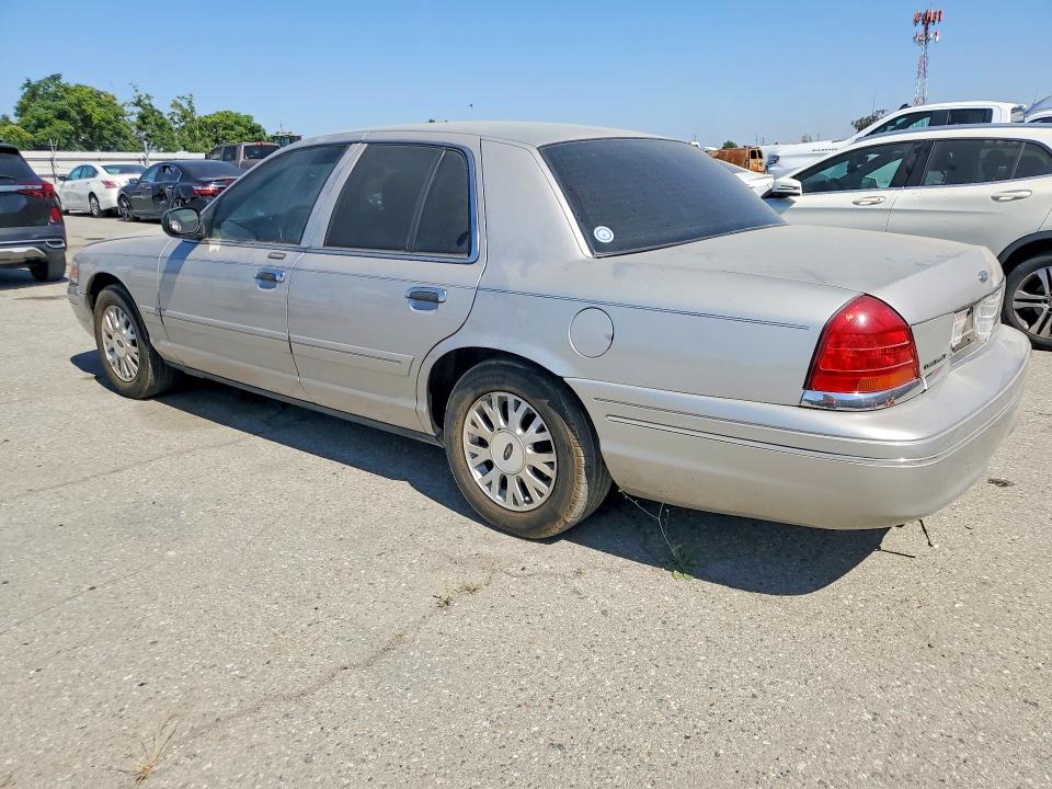 52262046 :رقم المزاد ، 2FAFP74W63X212040 vin ، 2003 Ford Crown Victoria مزاد بيع