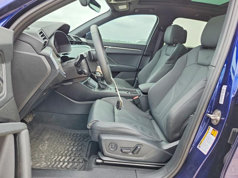 53947746 :رقم المزاد ، WA1DECF32S1034017 vin ، 2025 Audi Q3 مزاد بيع