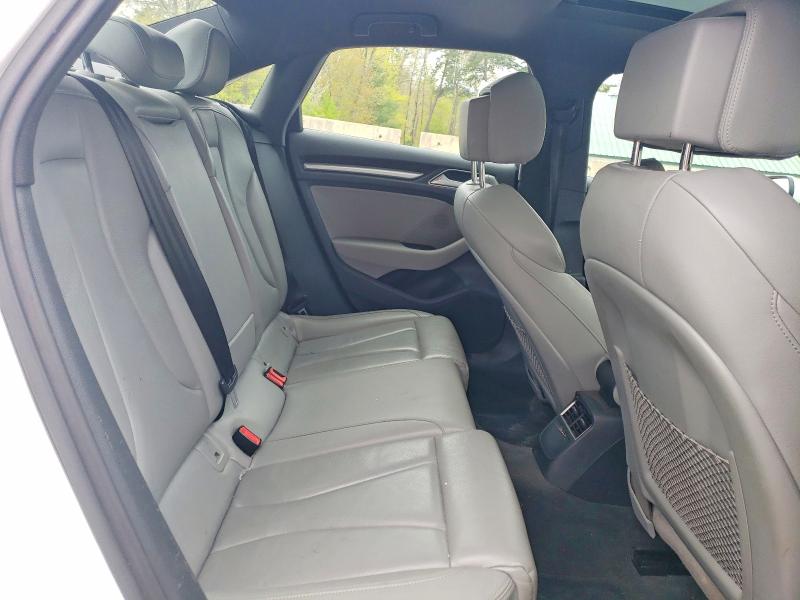 Продаж на аукціоні авто 2017 Audi A3, vin: WAUB8GFF1H1072642, номер лоту: 53702456