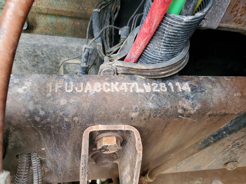 52889616 :رقم المزاد ، 1FUJA6CK47LW28114 vin ، 2007 Freigliner Conventional مزاد بيع
