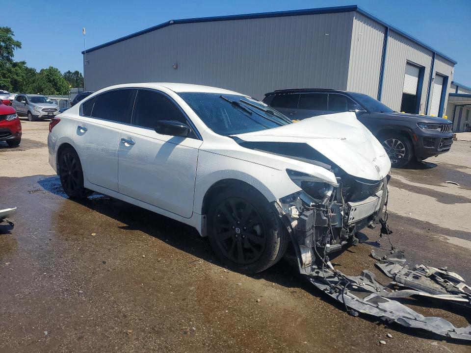 54353286 :رقم المزاد ، 1N4AL3AP5JC290797 vin ، 2018 Nissan Altima مزاد بيع