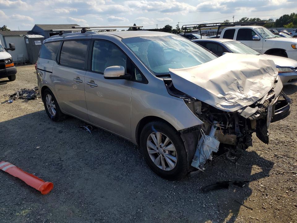 55477856 :رقم المزاد ، KNDMB5C16H6243723 vin ، 2017 Kia Sedona مزاد بيع
